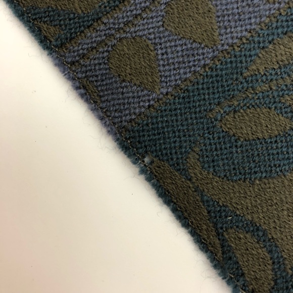 Fringed table runner tapestry design blue green - Picture 4 of 5